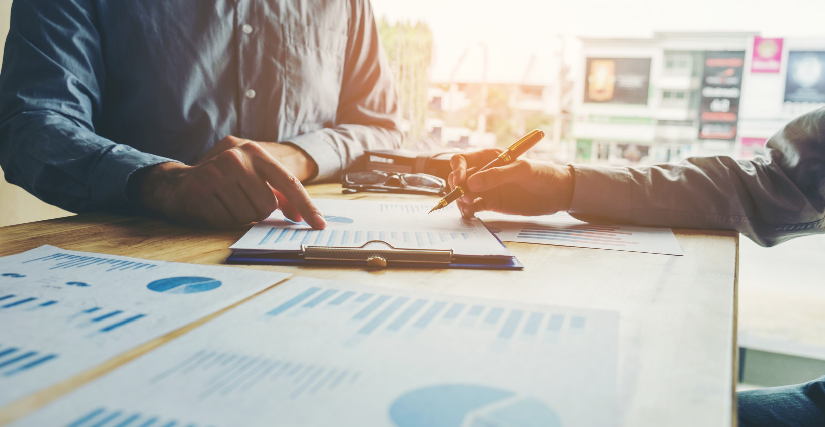 2-column-wealth-management-investment-management Thumbnail