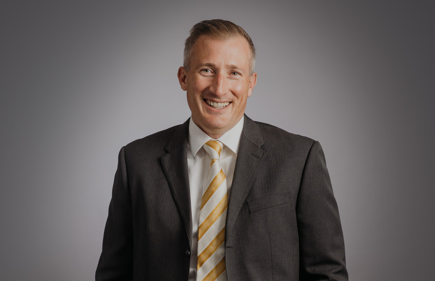 Headshot of Mike Hansen