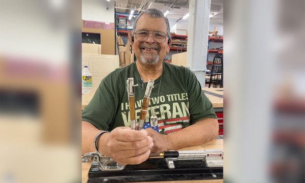 veteran rich esquivel holds pen at unl makers space